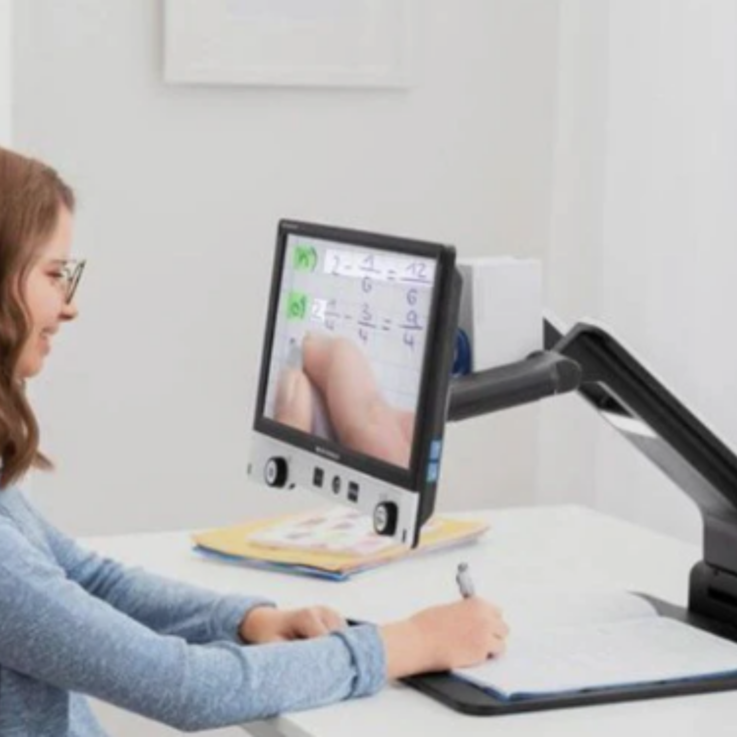 Vario Digital 22 FHD Advanced Desktop Video Magnifier