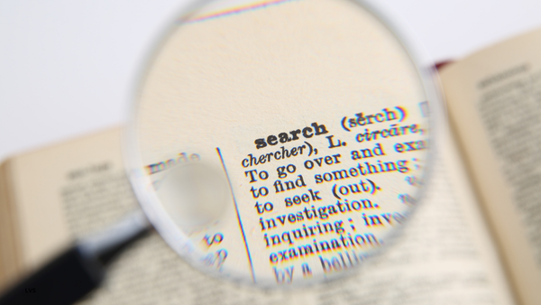 How to Use a Magnifier Correctly: Focal Distance & Vision Tips